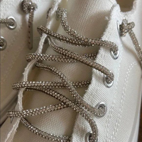 Very G White Women's Sneakers - Picture 3 of 6